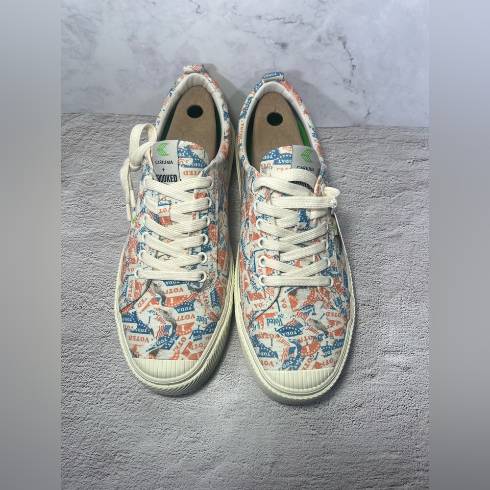 Cariuma OCA Low Crooked Vote Graphic Canvas Size 11.5 Men/13 Women Brand New